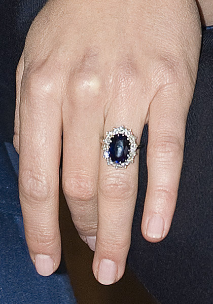princess diana wedding ring. Kate Middleton wears Princess