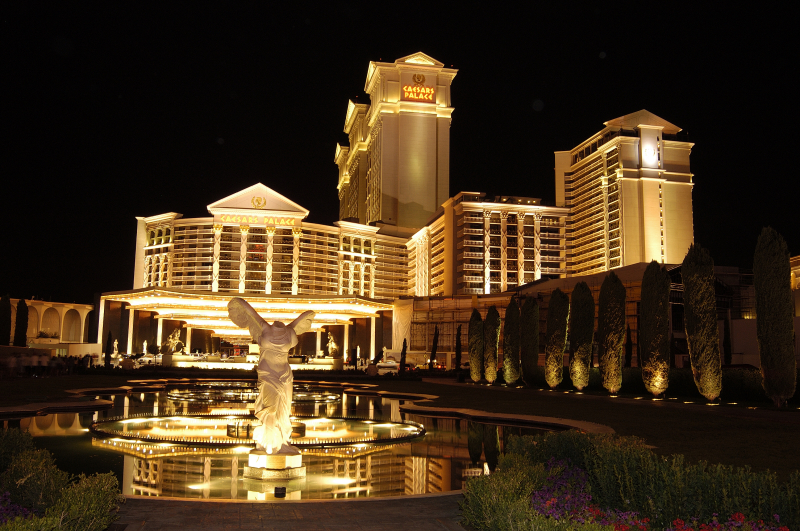 http://nadinejolie.com/blog/wp-content/uploads/2013/11/Caesars-Palace-Hotel-Las-Vegas.jpg